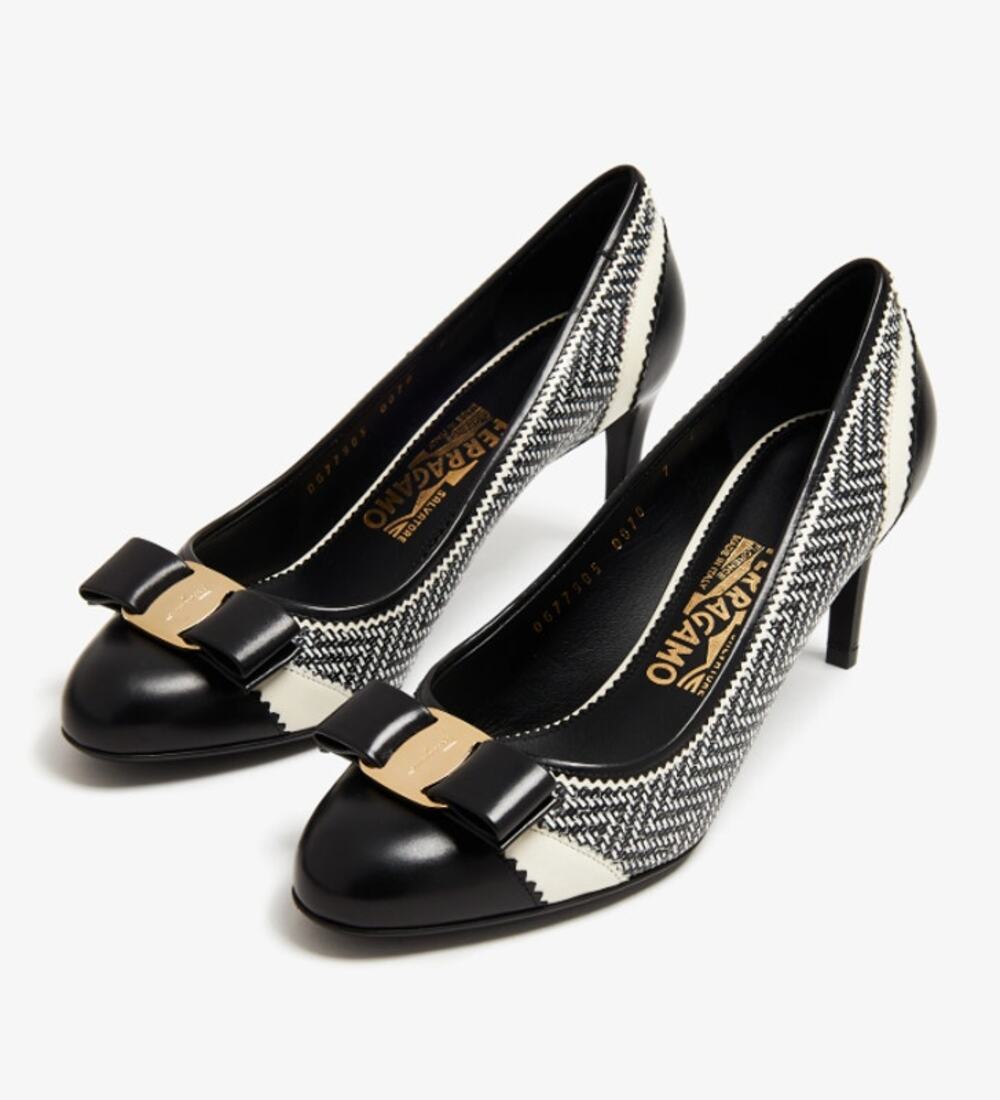 Salvatore Ferragamo Eloisa Bow Pumps Black Cream Woven 9B $1050 - Picture 1 of 10